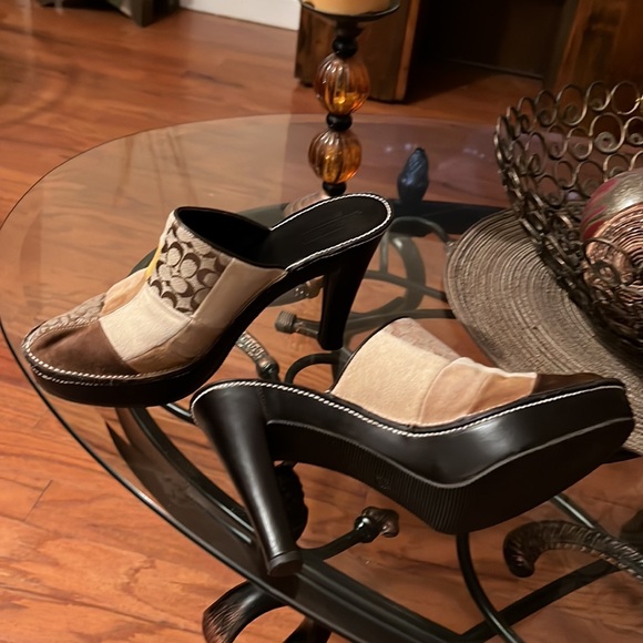 Authentic Vintage Coach heels 👠 - Picture 3 of 11